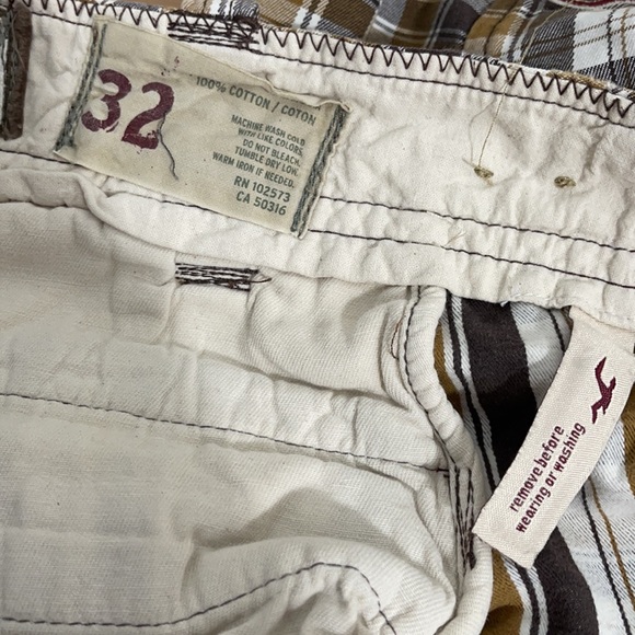 Hollister Plaid Cargo Shorts - Picture 4 of 4